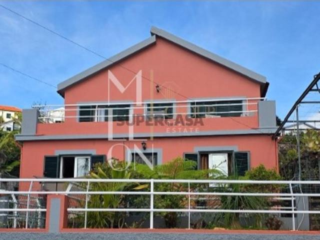 Oportunidade de Investimento com Duplo Rendimento: Funchal Próximo ao Fórum Madeira