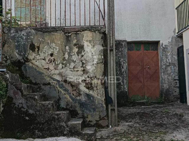 Oportunidade de Investimento – Duas Moradias para Reconstrução em Abaças | Vila Real
