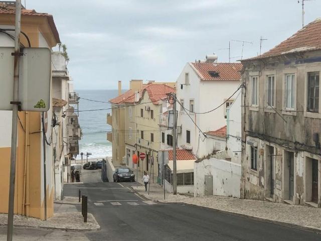 Oportunidade de Investimento Exclusiva em Sesimbra | Prédio. 80m² Santiago Sesimbra