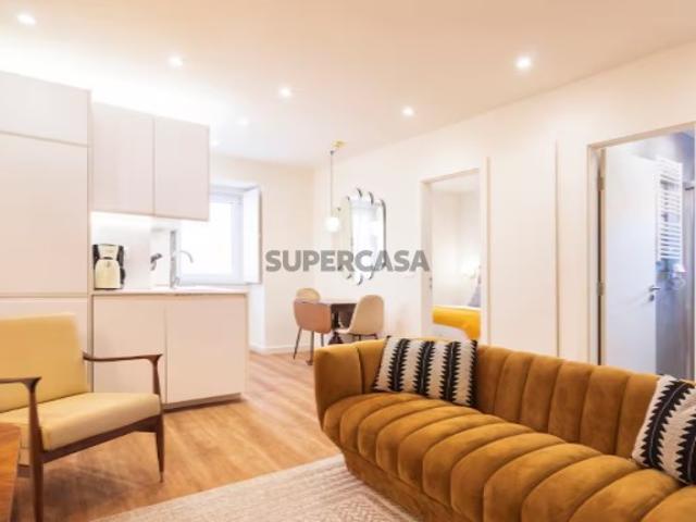 Oportunidade de Investimento Fração com 2 Apartamentos T1 na Estrela, Lisboa