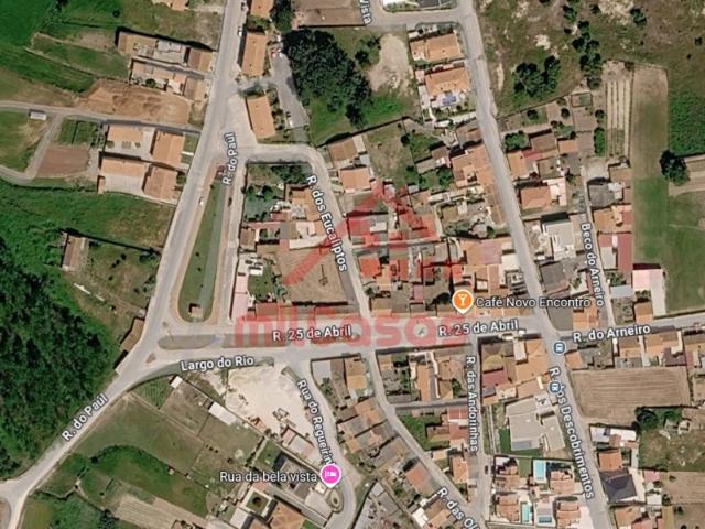 OPORTUNIDADE DE INVESTIMENTO Quintinha com terreno c/ vabilidade de construção!
