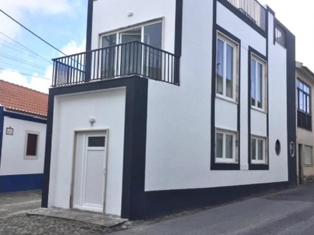 Oportunidade Única Edifício composto por: 1 Apartamento T1 e 1 Apartamento T1+1 independentes com terraço no ultimo piso | Excelente Rentabilidade | A Dos Cunhados