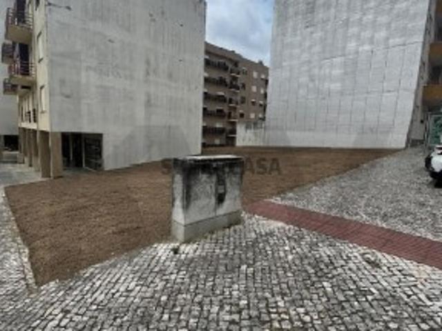 Oportunidade de Investimento Terreno para Construção de Prédio | Torres Novas