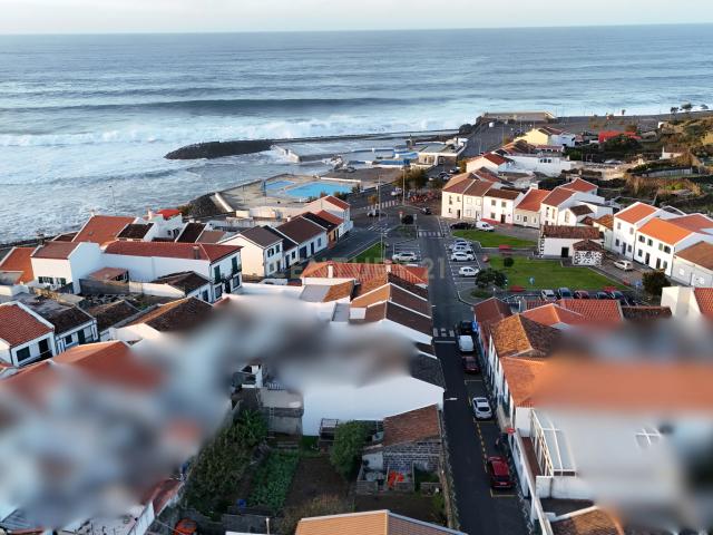 Oportunidade de Investimento | Terreno Urbano com PIP para 4 Apartamentos – Ribeira Grande Centro