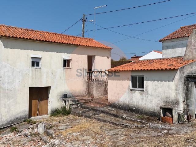 Oportunidade de Reabilitação no Nadadouro | Terreno com 672 m²