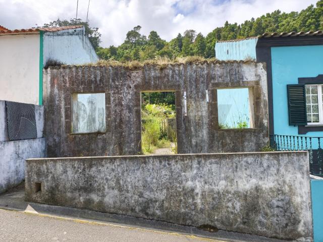 Oportunidade de Reconstrução e Investimento na Ilha Terceira!