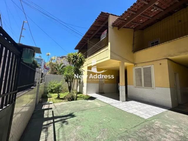 OPORTUNIDADE de renda: 2 casas e 3 kitnets no mesmo terreno em Itapuã
