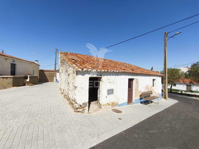 Oportunidade de Restauro: Ruína Tradicional no Coração do Alentejo Góis, Mértola