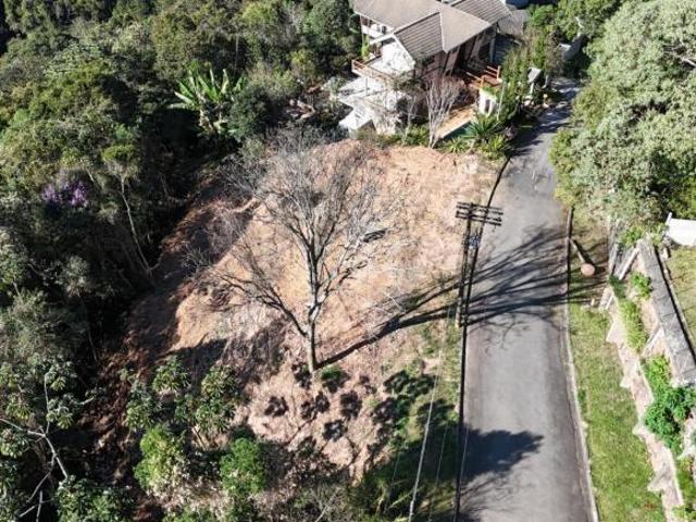 Oportunidade de terreno a venda com 1651m² com projeto aprovado para construção