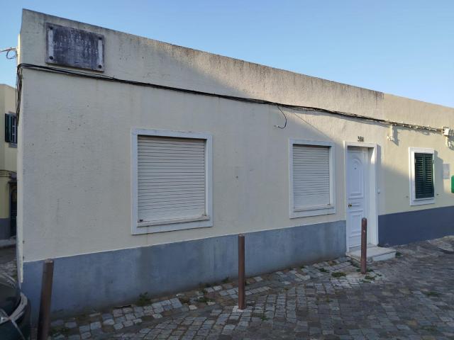 OPORTUNIDADE EM LISBOA – MORADIA COM 64 M2 EM SÃO DOMINGOS DE BENFICA