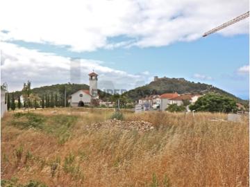 Oportunidade em Sesimbra: T0 Moderno na Zona da Corredoura