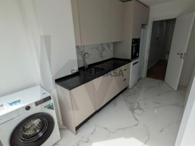 Oportunidade Imperdível Apartamento T3 Amadora Águas Livres