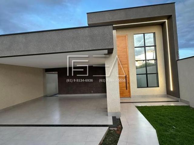 OPORTUNIDADE IMPERDÍVEL! CASA À VENDA COM 3 QUARTOS, PISCINA E ÁREA GOURMET