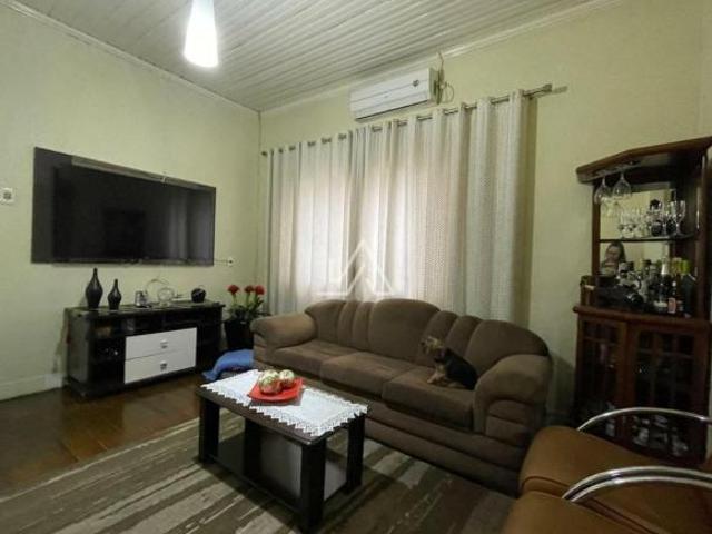 OPORTUNIDADE IMPERDÍVEL! CASA AMPLA E COM PONTO COMERCIAL EM LOCALIZAÇÃO PRIVILEGIADA