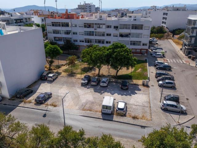 Oportunidade Imperdível em Loulé: Terreno para Construção de Prédio!