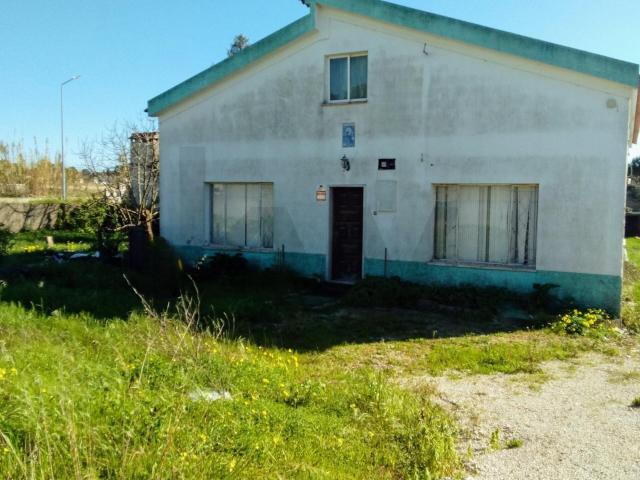 Moradia Térrea T3 com Sótão e Anexo na Quinta do Conde | 814mts2