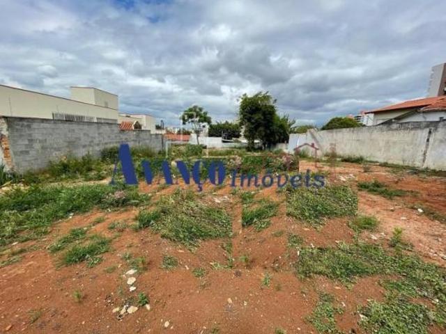 Oportunidade Investidor Terreno Plano de 900m² no Bairro Anhangabaú