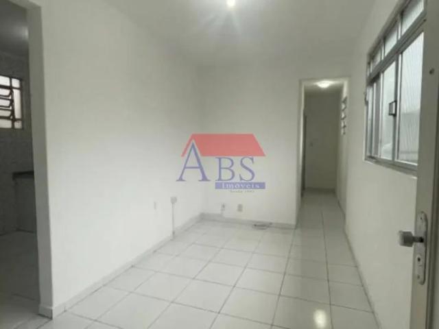 Oportunidade! Ideal para quem busca sossego. Apartamento com: ° 2 quartos amplos ° Sala ampla ° 1 banheiro social ° Área de serviço Pronta para en