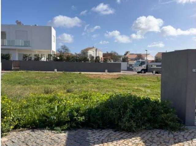 OPORTUNIDADE Lote Terreno Urbano para construção de Moradia em banda em Lagos