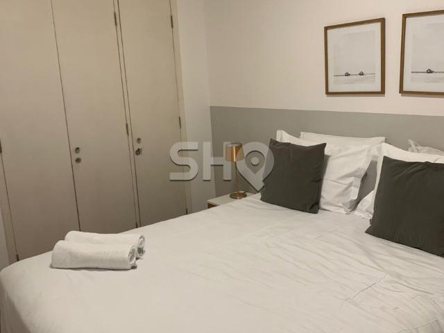 OPORTUNIDADE LOCAÇÃO Apartamento com 2 Dormitórios | 72m² | 1 Vaga | Varanda | Rua Tranquila