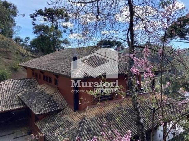 OPORTUNIDADE ! Linda casa mobiliada e decorada em Residencial fechado