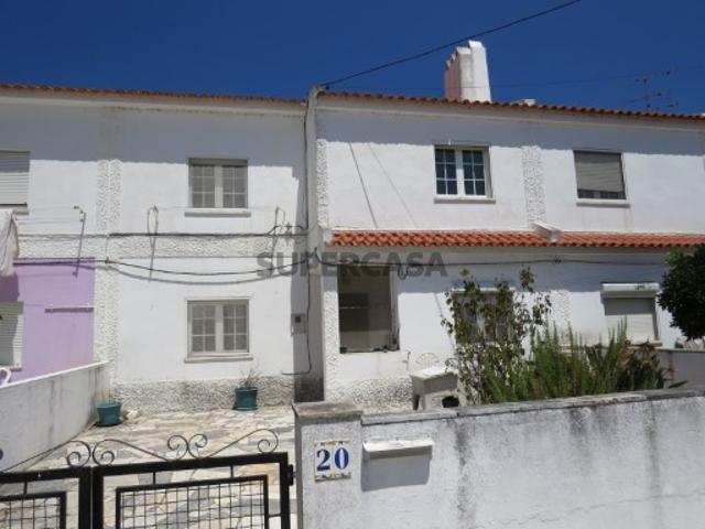 Oportunidade | Moradia T4 com garagem 37 m2 e 2 pátios | Alcácer do Sal