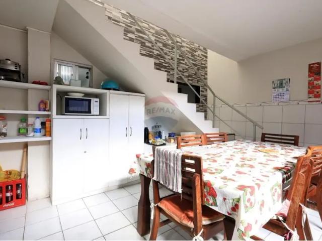 Oportunidade no Cordeiro: Casa com 322m², 6 Quartos e 4 Vagas!