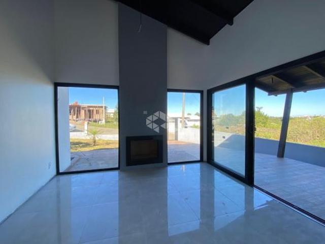 Oportunidade no Bairro Monte Verde: Casa com 02 Dormitórios! Modernidade e Conforto