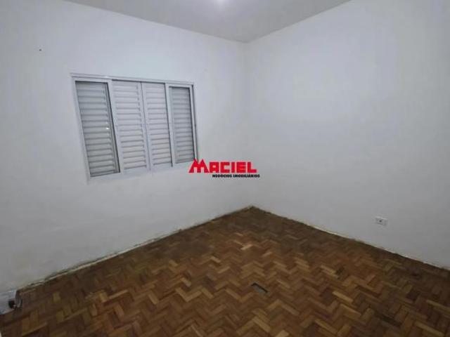 OPORTUNIDADE NO JARDIM DAS INDÚSTRIAS! CASA TERREA 200M²
