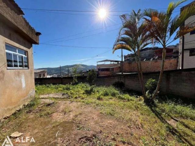 Oportunidade no São Pedro – Casa com Terreno Amplo e Potencial de Construção!
