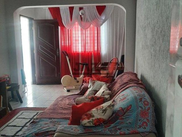 Oportunidade na Vila Tupi, casa apenas 450 metros do mar na Praia Grande/SP