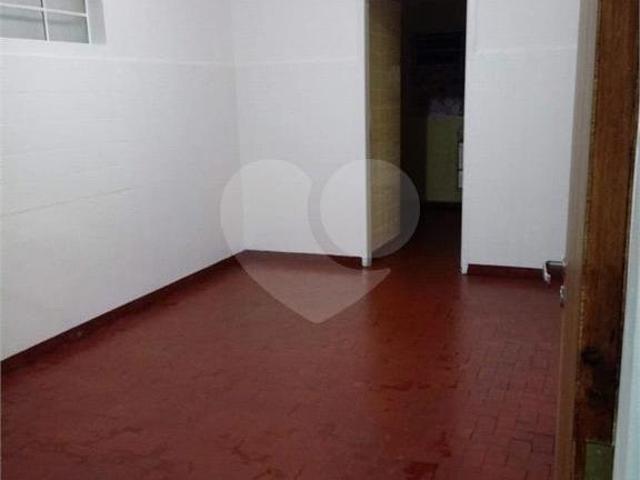 Oportunidade na Vila Rosália: Terreno com 4 Casas – Renda Garantida!