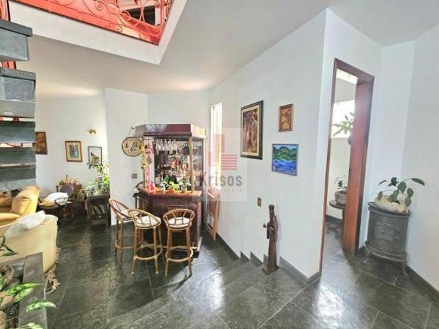 Oportunidade na Vila São Francisco | Casa 450m² | Terreno Amplo 850m²