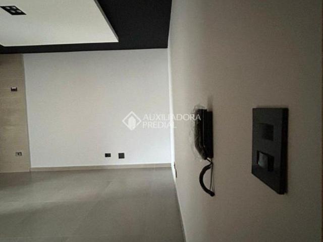 Oportunidade na Vila Scarpelli: Apto Moderno com Elevador e Quintal!