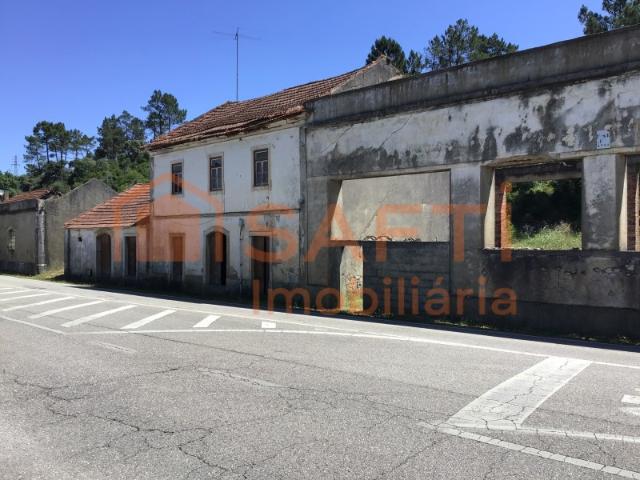 Oportunidade Negócio junto á Estação Ferroviária de Fátima Prédio Misto, único com 10.280m2 sendo 3.480m2 Urbanos