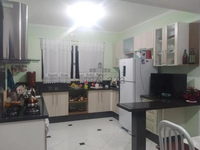 Oportunidade Sobrado Jardim Cruzeiro do Sul 3 Dormitórios 181m² Estuda permuta por imóvel
