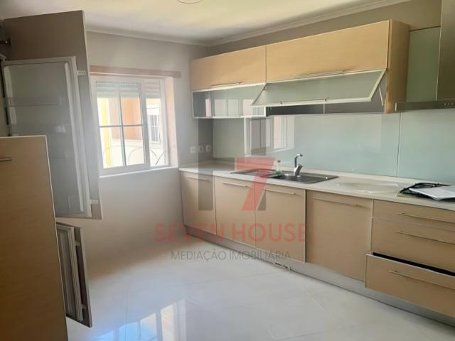 OPORTUNIDADE SEVEN HOUSE! T3 com 140 m² | Excelentes Áreas | Parqueamento | Arrecadação | São Julião do Tojal, Loures