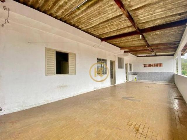 Oportunidade para Investidores: Terreno 300m² c/ 3 Casas e Salão Comercial em Parque Panamericano