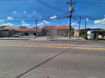 Oportunidade para Investimento ou Moradia: Terreno de 300m² com 02 Casas Prontas para Morar