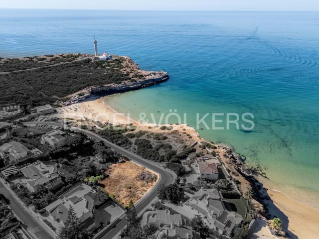 Oportunidade Rara: Terreno à beira mar em localização deslumbrante perto de Ferragudo