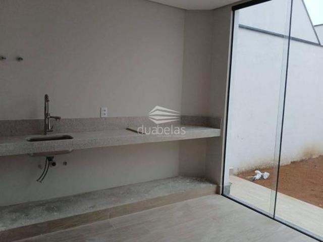Oportunidade Rara! Casa Moderna a 2 Minutos do Shopping Oriente – SJC