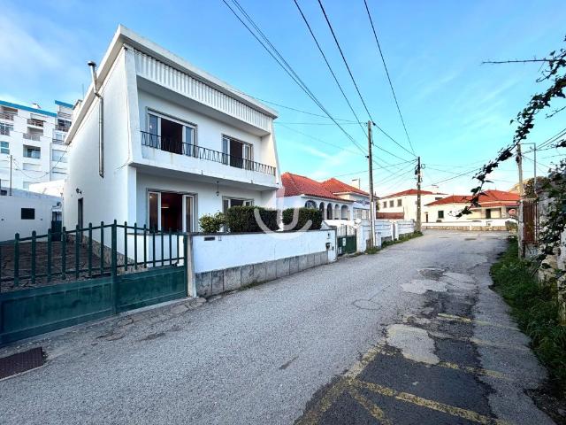 Oportunidade Rara | Moradia T5 de Charme com Logradouro e An. 154m² São Martinho Do Porto