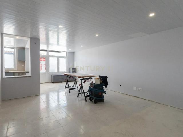 Oportunidade T2 em Santa Clara, Coimbra, Centro de Portugal Venda Exclusiva a Pronto Pagamento