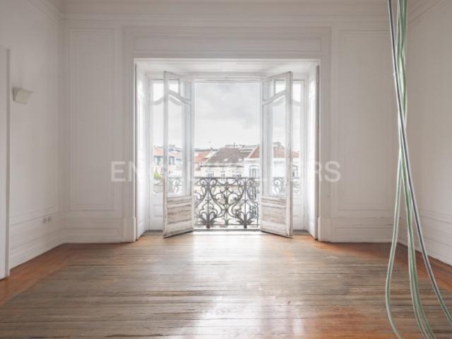Oportunidade T5 em Zona Prime de Lisboa