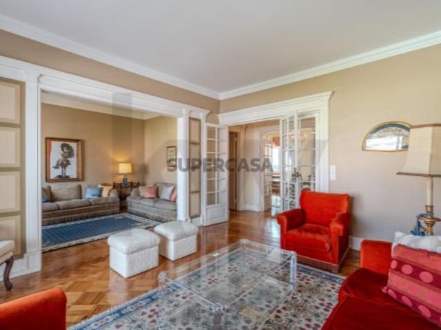 Oportunidade | T6 com 219 m² na Av. João XXI Lisboa | Transmissão de quinhões hereditários