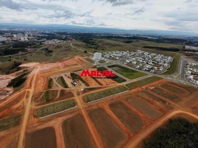 Oportunidade! Terreno no condomínio fechado Aris Parque da Floresta esquina / plano