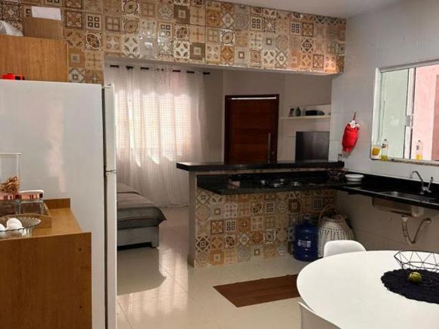 Oportunidade Única: Casa de Vila com 2 Quartos, Piscina e Quintal.