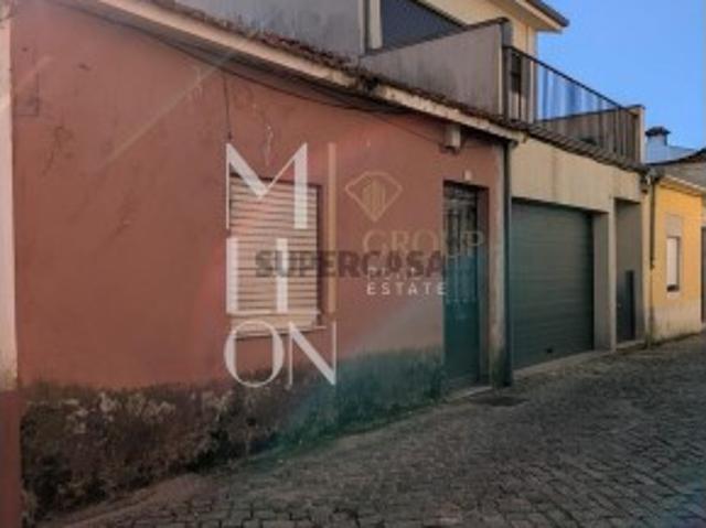 Oportunidade Única Casa para Remodelação com Projeto Aprovado!