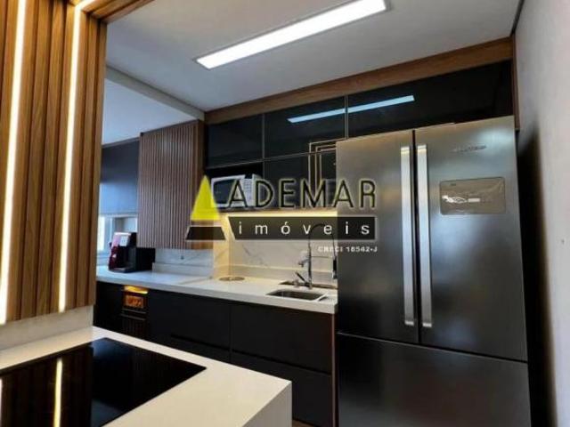 Oportunidade única! Apartamento com 3 quartos e ótima localização!