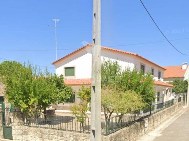 Oportunidade Única! Descubra esta incrível moradia T4+2, no concelho de Idanha a Nova na Vila da Zebreira